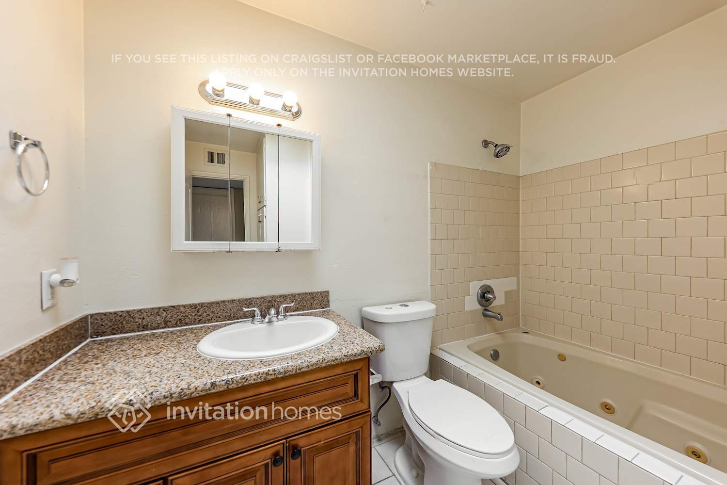 Building Photo - 3735 W Rose Ln