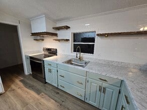 Building Photo - 218 Lee Rd