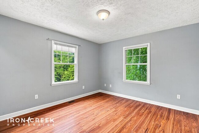 Building Photo - 16 Spinet St