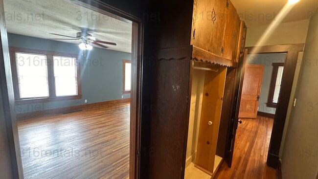 Building Photo - $1595 - 5 bed 2 bath - Single Family Home ...