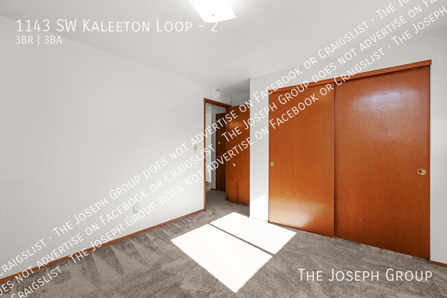 Building Photo - 1143 SW Kaleeton Loop