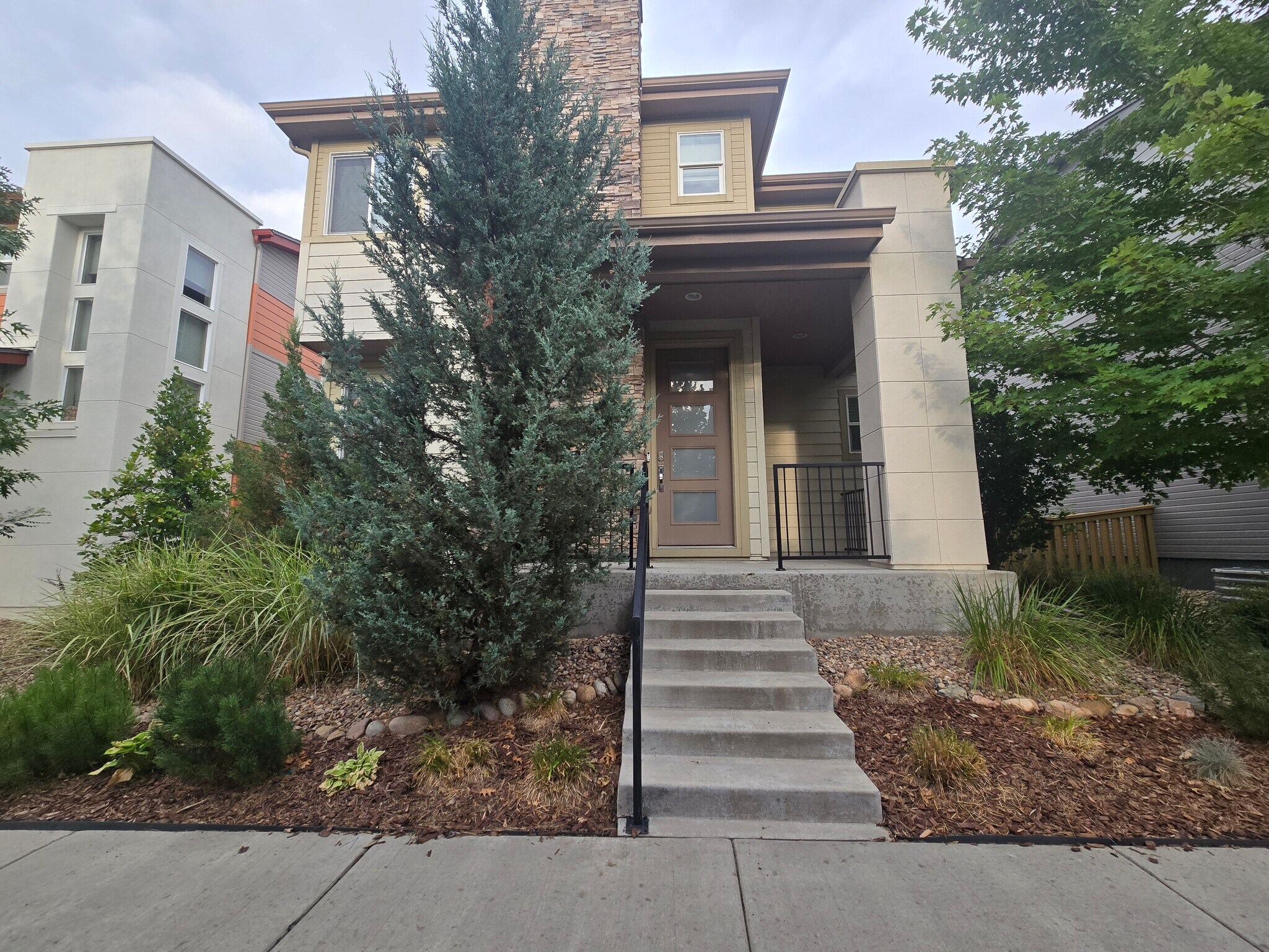 Building Photo - 9799 Dunning Cir