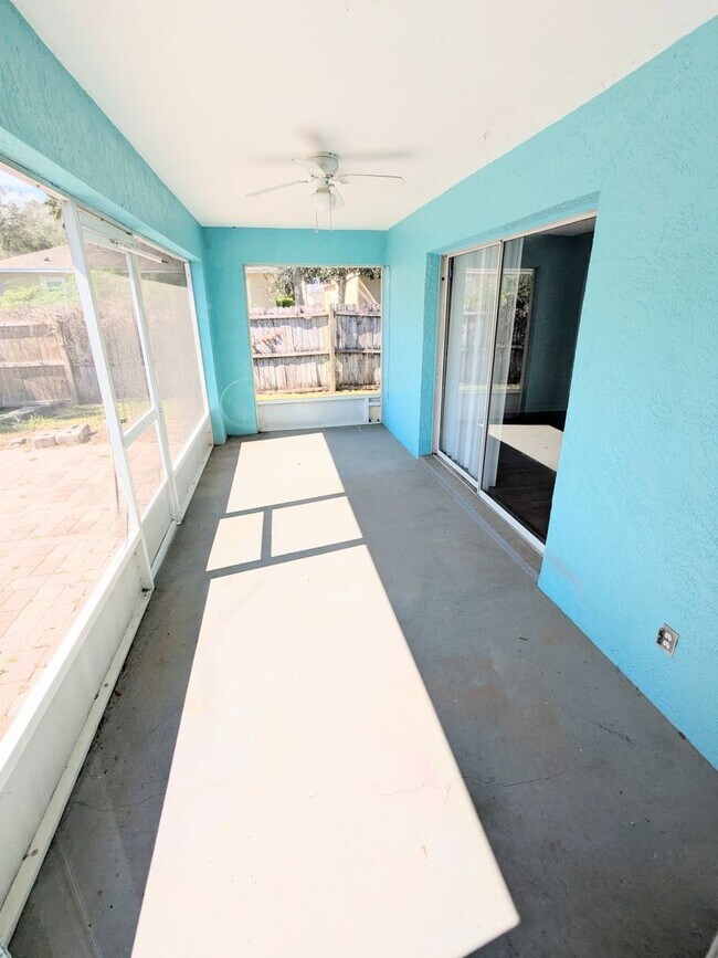 Building Photo - Welcome to Your Next Home in Port Orange!