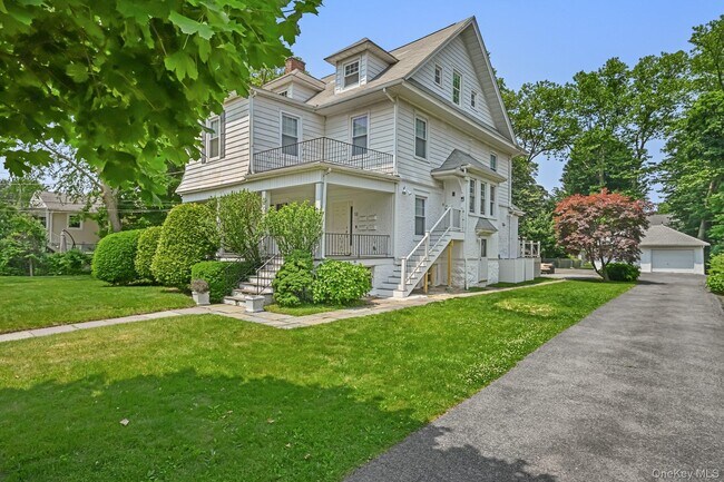 Primary Photo - 12 Thomas Pl