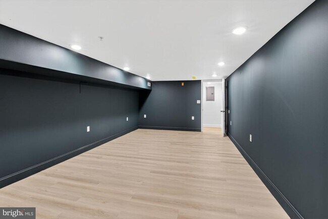 Building Photo - 712 N American St