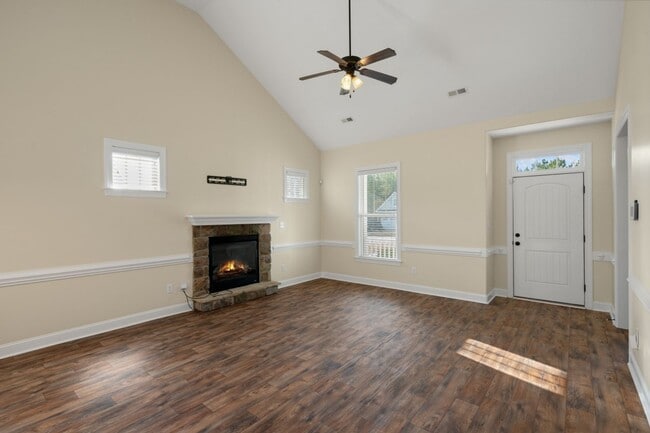 Building Photo - 2508 Chelsea Dr NW