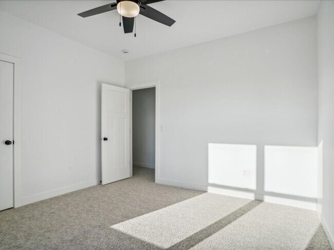 Building Photo - 808 Windam Dr