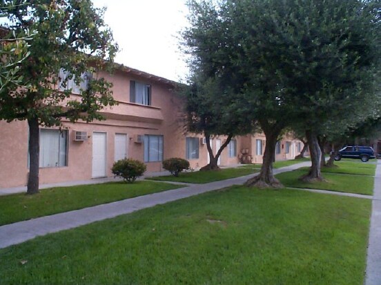 Primary Photo - Acacia Emerald Apartments