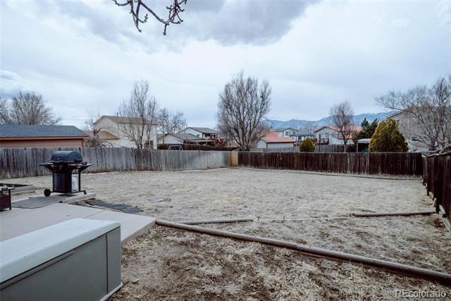 Building Photo - 4824 Ridenour Dr