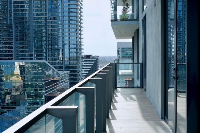 Building Photo - 68 SE 6th St