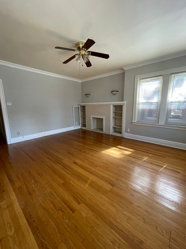 Building Photo - 6945 S Calumet Ave