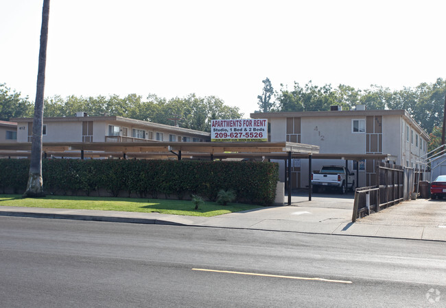 Primary Photo - 412 N Church St