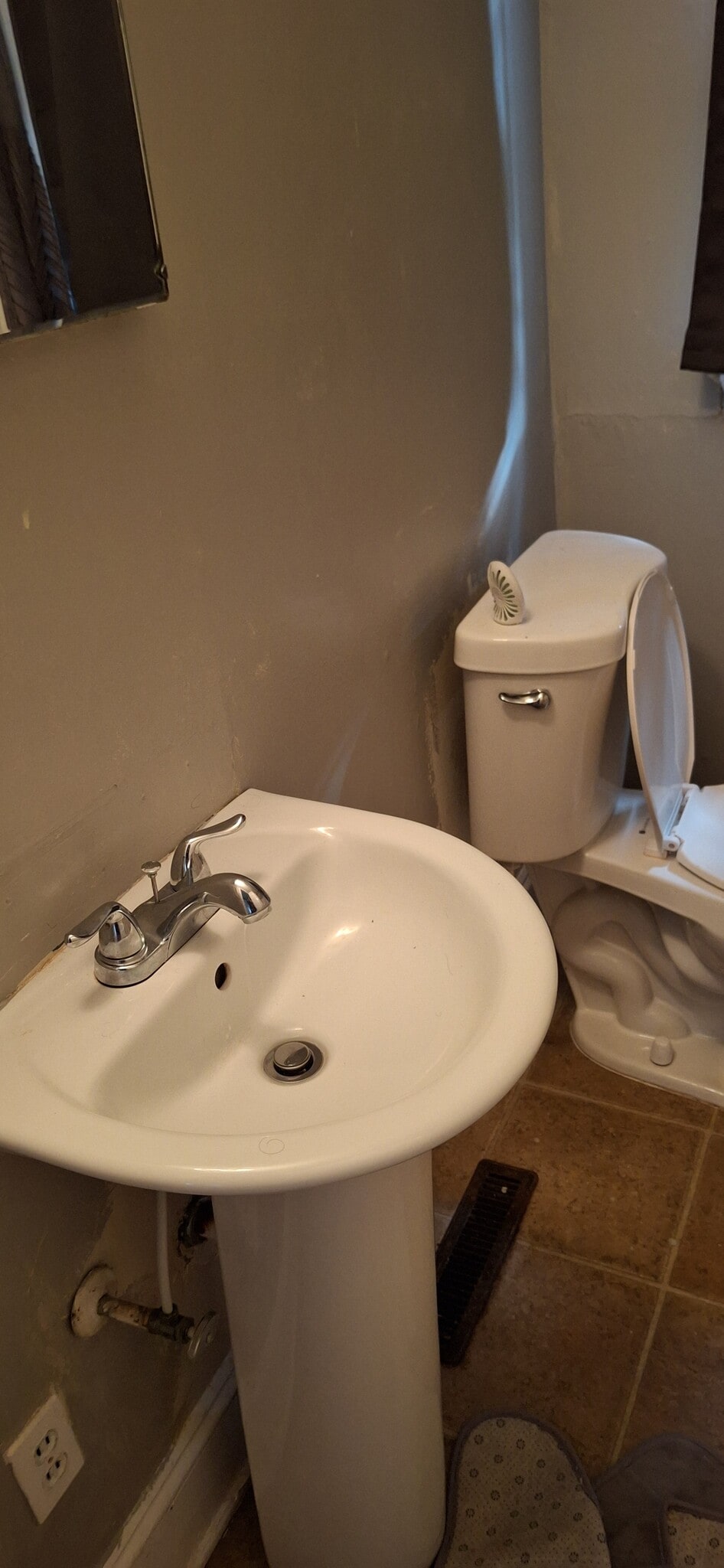 Building Photo - 5505 Hilltop Rd