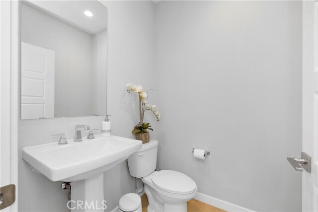 Building Photo - 136 Modjeska