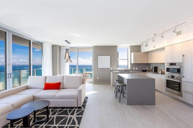 Building Photo - 4010 S Ocean Dr