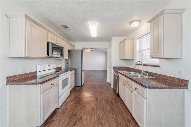 Building Photo - 6501 Riverwater Trail