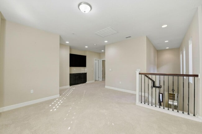 Building Photo - 819 Maddox Loop