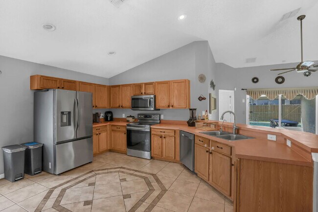 Building Photo - 2620 Willow Glen Cir