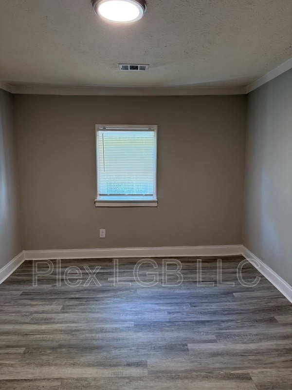 Building Photo - 202 Burr St