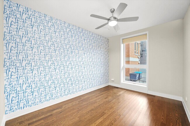 Building Photo - 2755 N Lakewood Ave