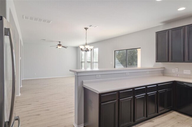 Building Photo - 315 Settlers Home Dr