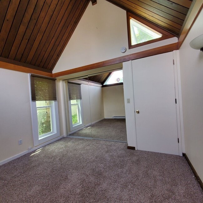 Building Photo - Cozy 2 Bed : 1Bath House Close to Schools