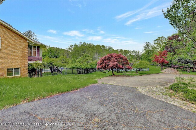 Building Photo - 84 Wickapecko Dr