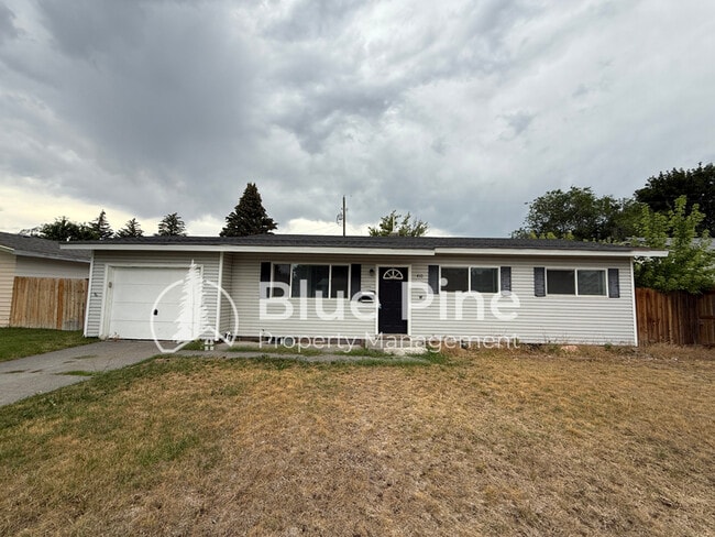 Building Photo - 410 Lincoln Dr