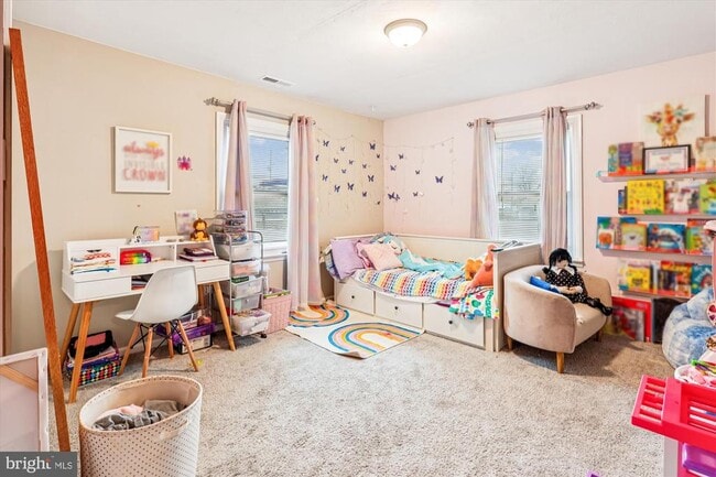 Building Photo - 5706 Johnson St