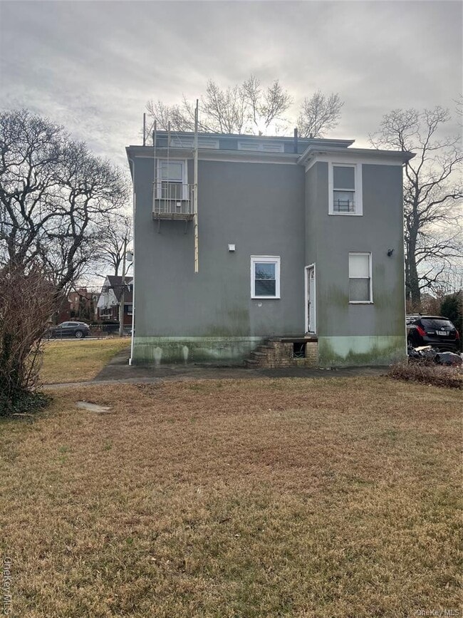 Building Photo - 149 W Kingsbridge Rd