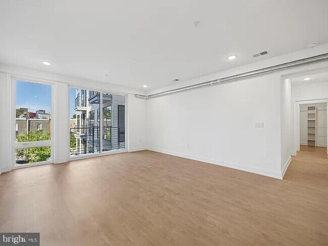 Building Photo - 1614 Ridge Ave