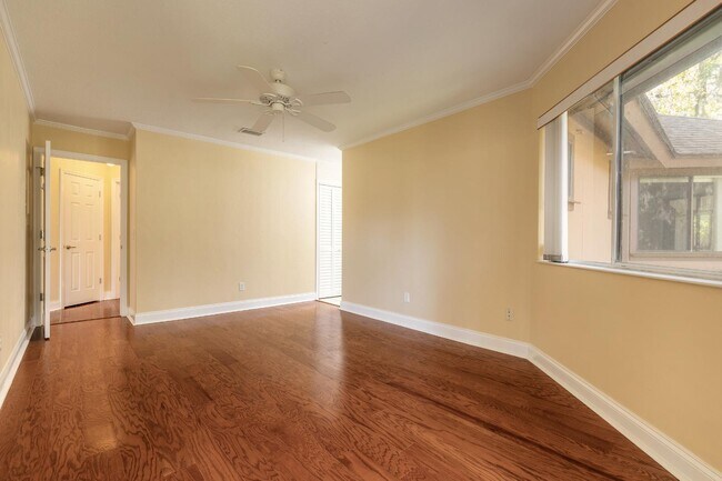 Building Photo - 24 Pinehurst Pl