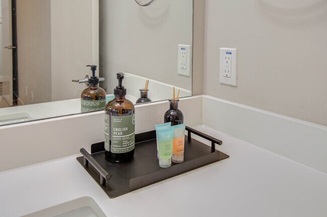 Building Photo - 509 Gregg St