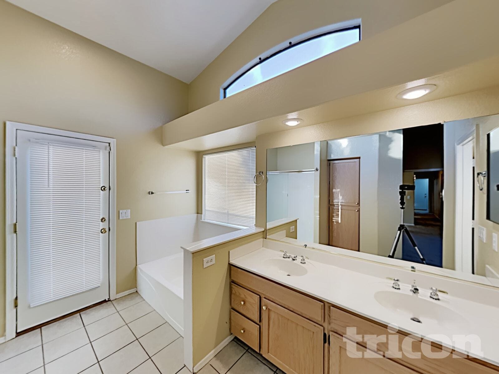 Building Photo - 3021 S Woodruff