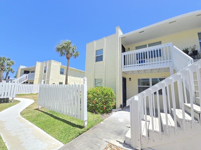 Building View - Marina Vista