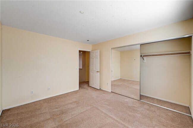 Building Photo - 2544 Kinnard Ave