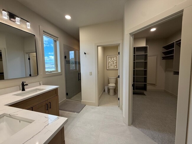 Building Photo - Now renting brand-new 3 bedroom, one study/Den, 2.5 bathroom House $3,650 unfurnished and $6,000 ...