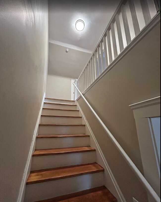 Building Photo - 3235-3257 Oak Rd