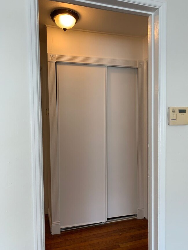 Building Photo - Curlew