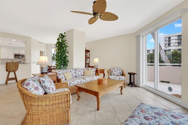 Building Photo - 5051 N Hwy A1A