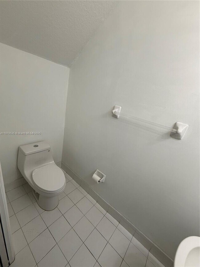 Building Photo - 5620 NW 114th Path