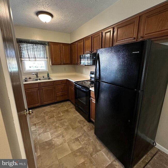 Building Photo - 1088 Westgate Dr