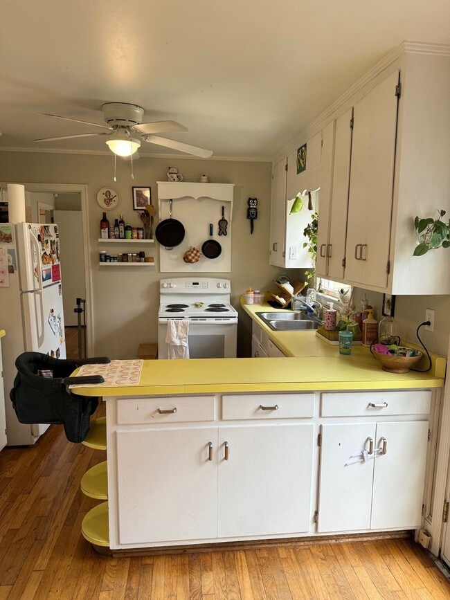 Building Photo - Cute Three Bedroom Near Piedmont Hospital