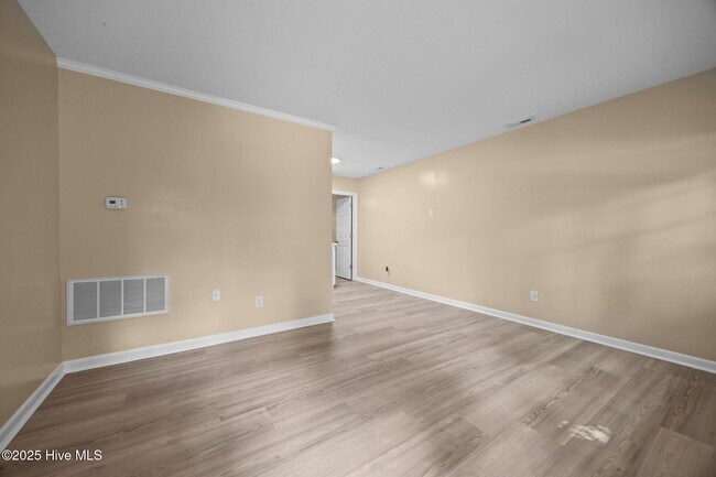 Building Photo - 1190 Gould Rd