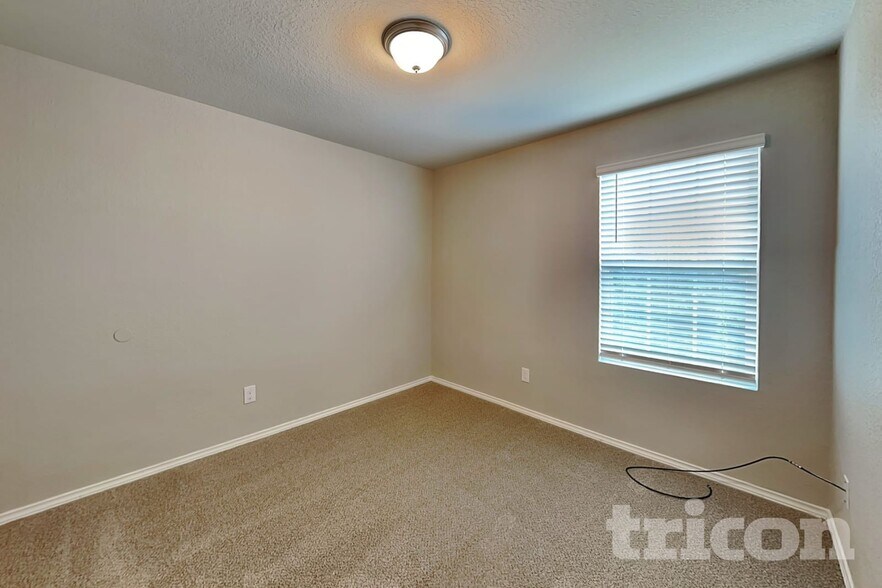 Building Photo - 421 Moonvine Way