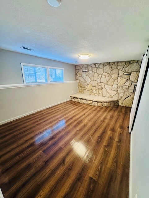 Building Photo - 1221 N School St