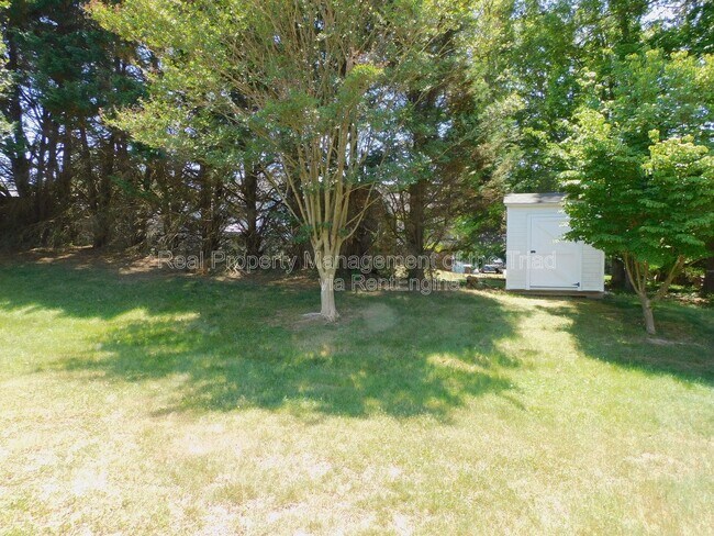 Building Photo - 5609 Wellsley Dr W