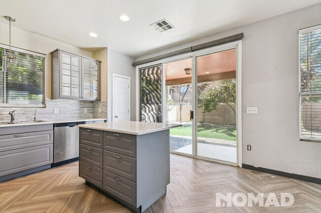 Building Photo - Spacious 4BR House in Litchfield Park