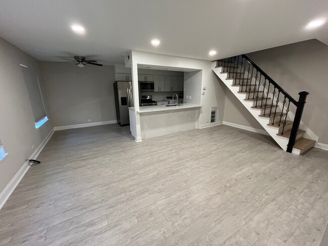Building Photo - 1491 Quaker Ln