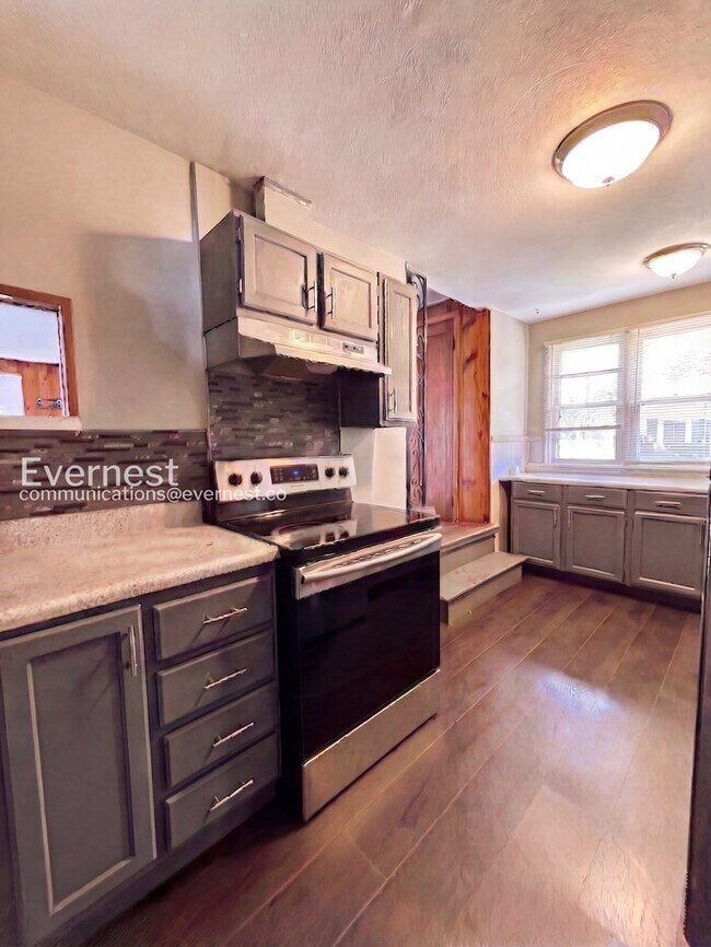 Building Photo - 9224 Kathlyn Dr